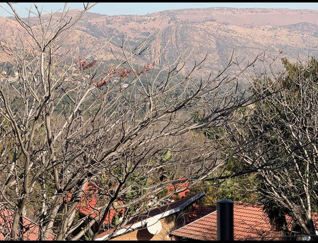 6 BEDROOM HOUSE FOR SALE IN SAFARI GARDENS